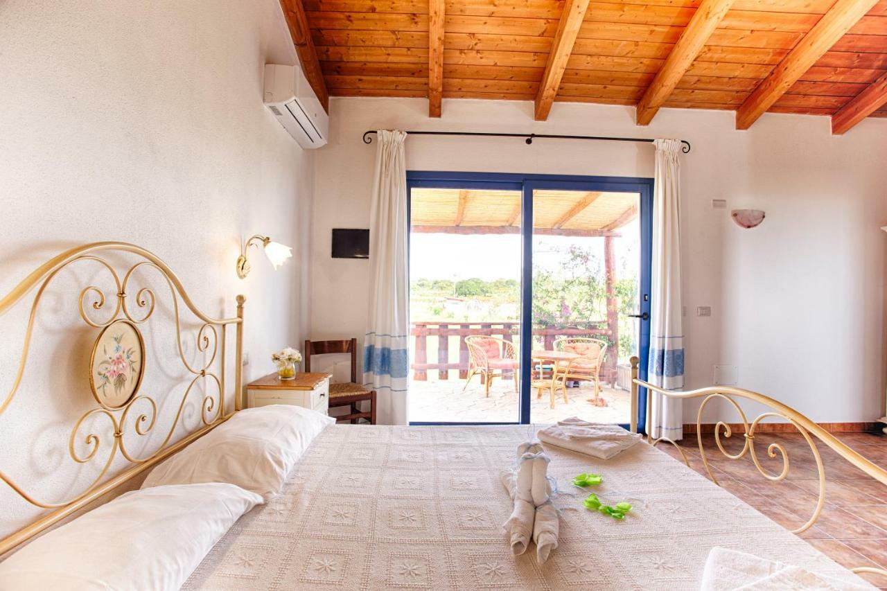 Agriturismo Mieleamaro Villa Olbia Exterior photo